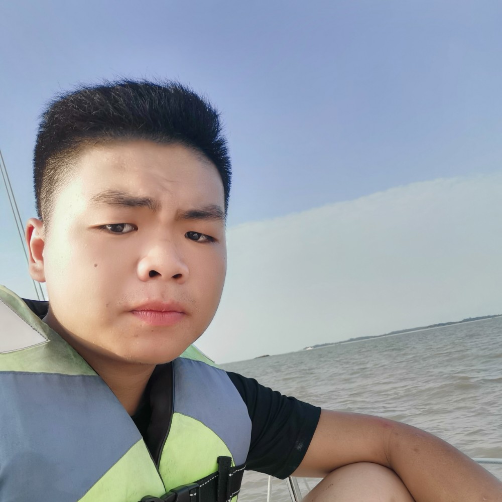若溪泪了暧昧的照片