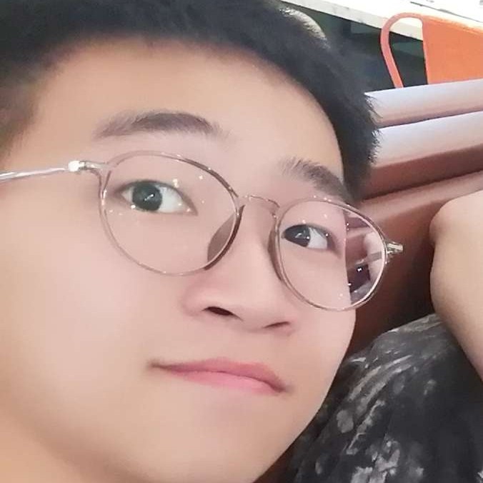 辛勤保卫小鸭子的照片