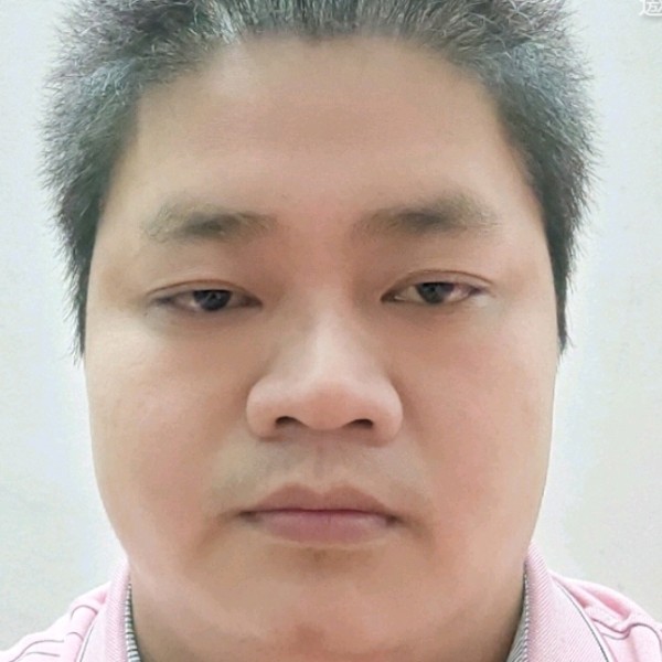 眼睛凝眸威武的照片