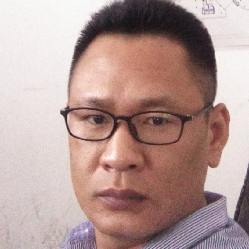 板凳拿正直的照片