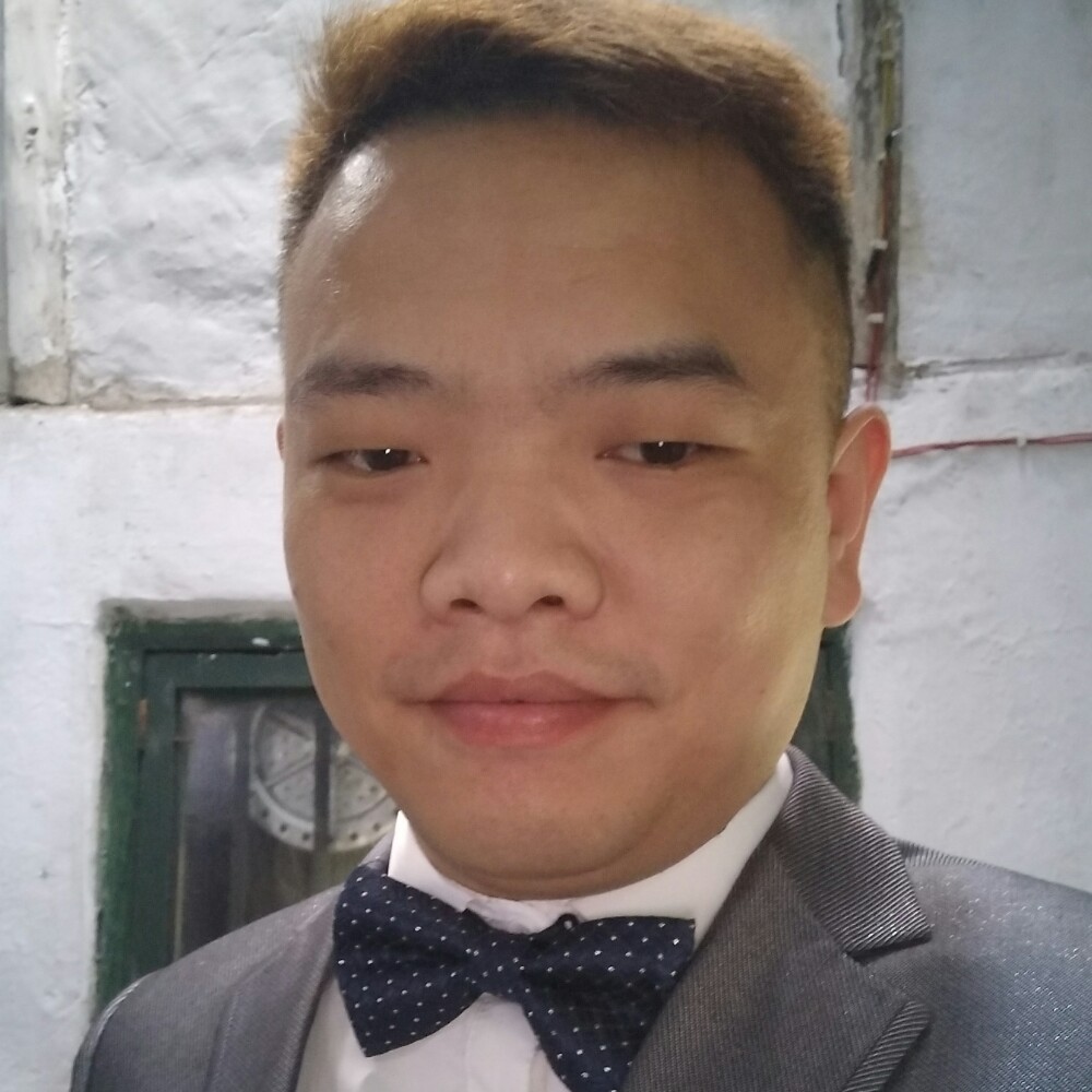 英俊翅膀的照片