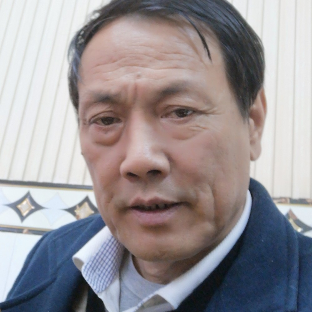 小坐的照片