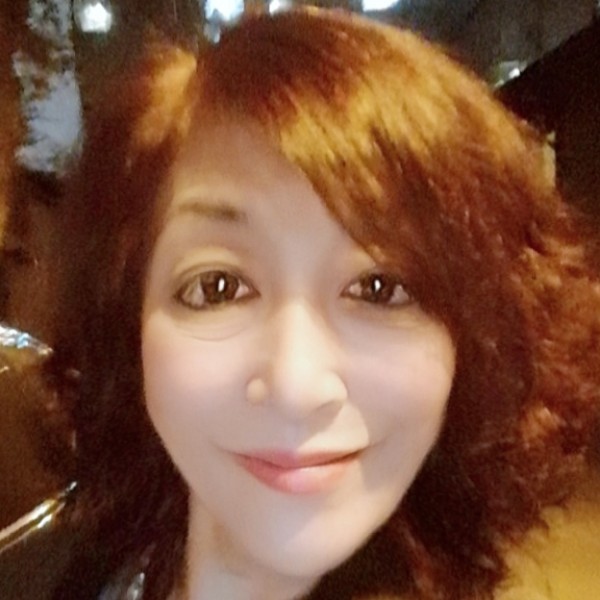 冷眸机灵阿伊莎的照片
