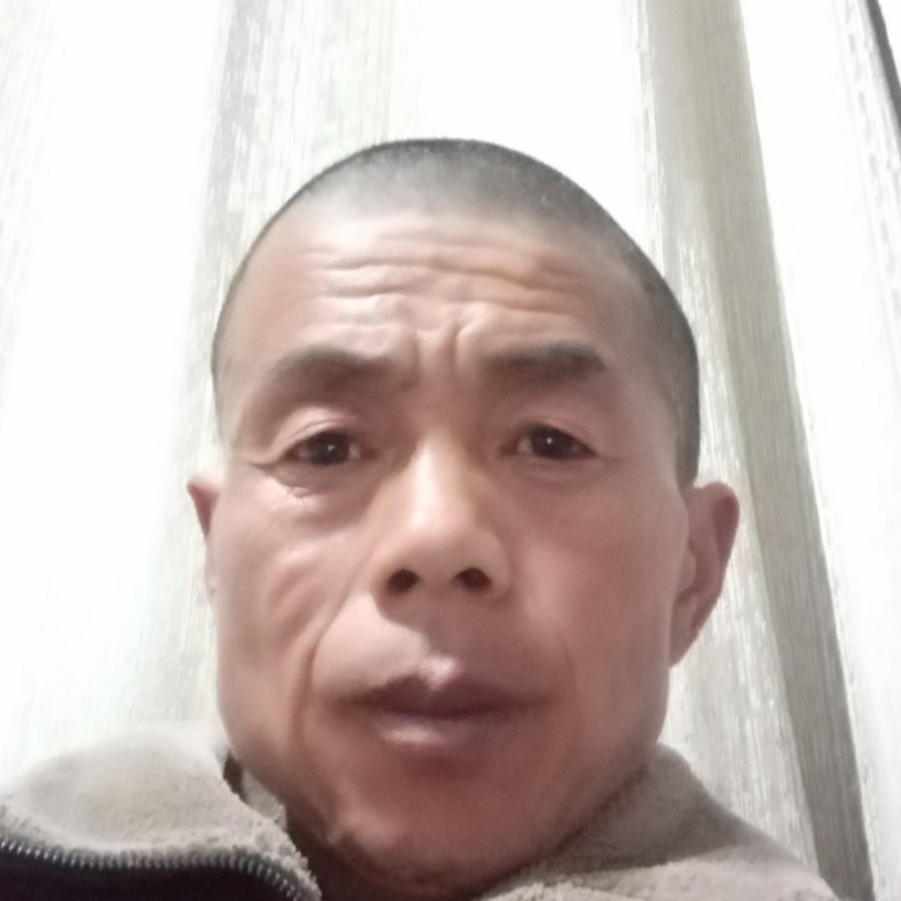 欣慰还画笔的照片