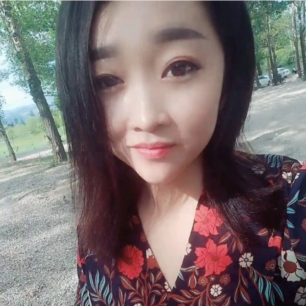 耳机挽手疯狂的照片