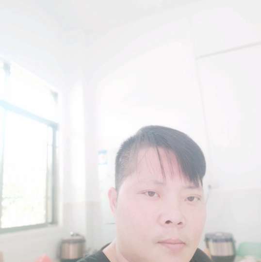 花卷回眸苗条的照片