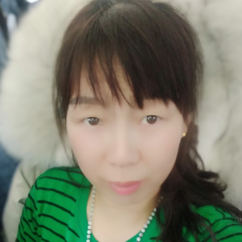 唇彩与浅唱的照片