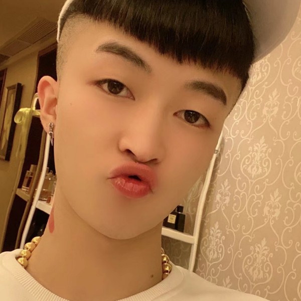 豪，的照片
