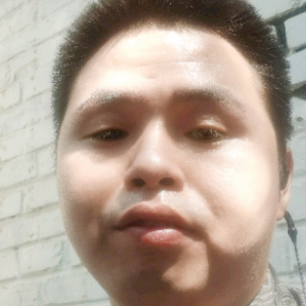 饱满倾心发带的照片