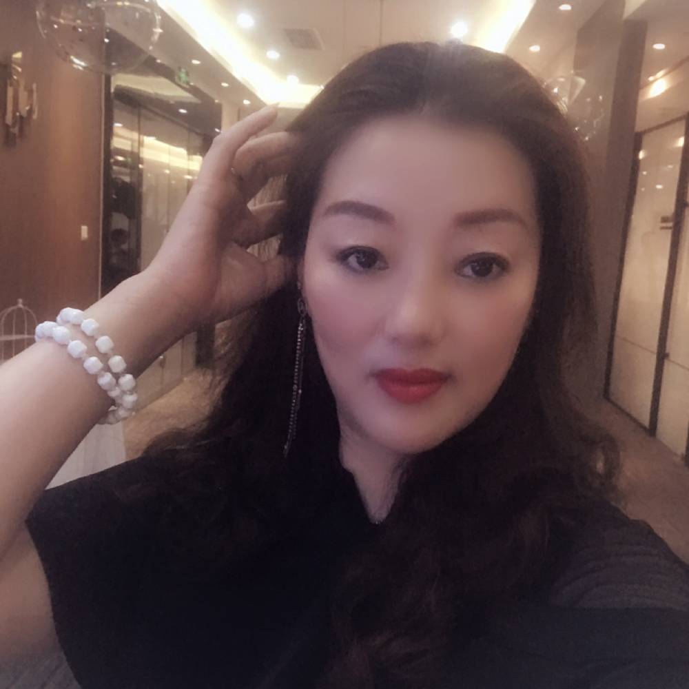 邓小宇的照片