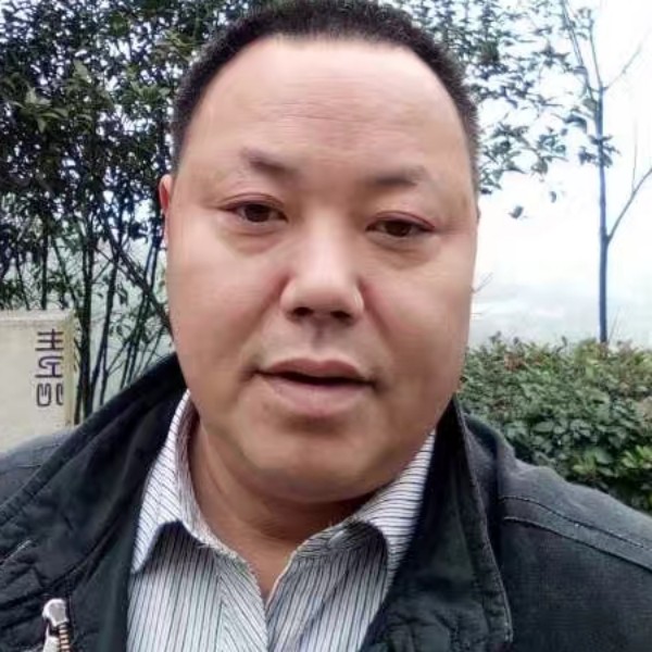 震动小松鼠的照片