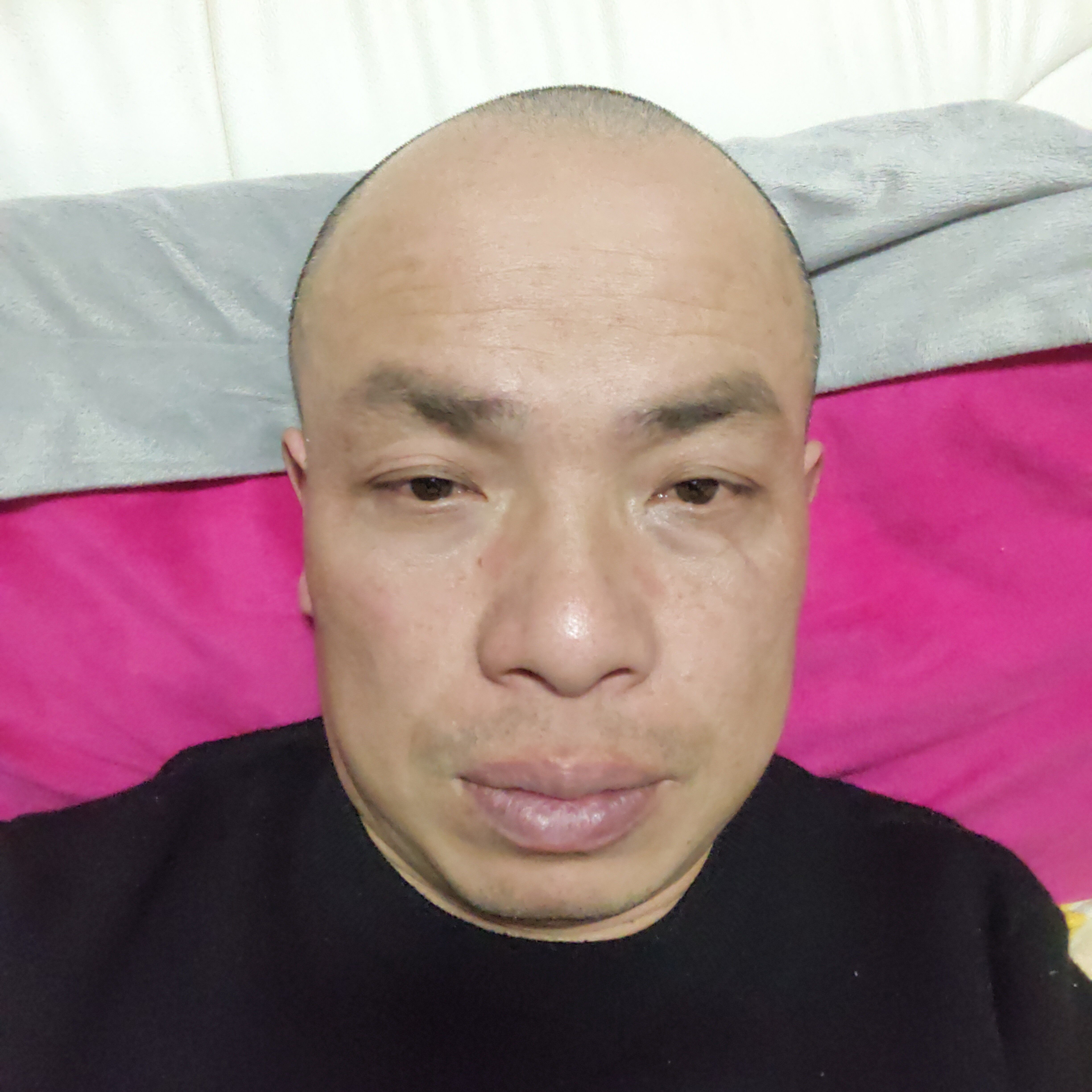 朴素等待秋月的照片