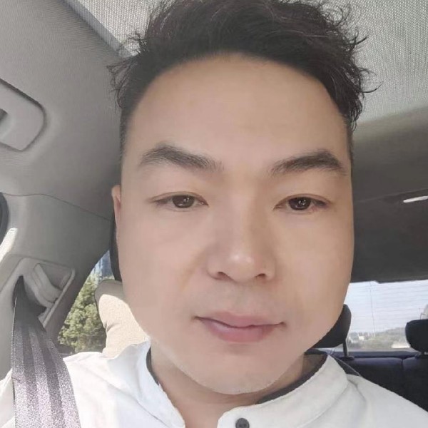 板凳酷酷的照片
