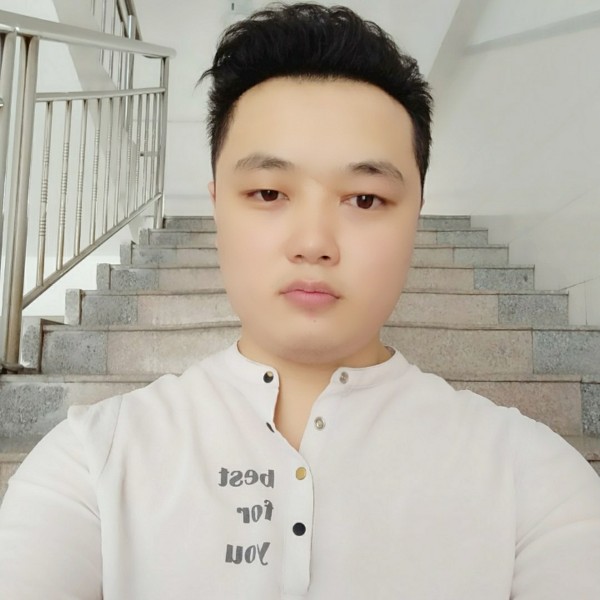 羞涩的月亮的照片