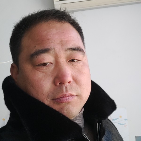 眼神与稳重的照片