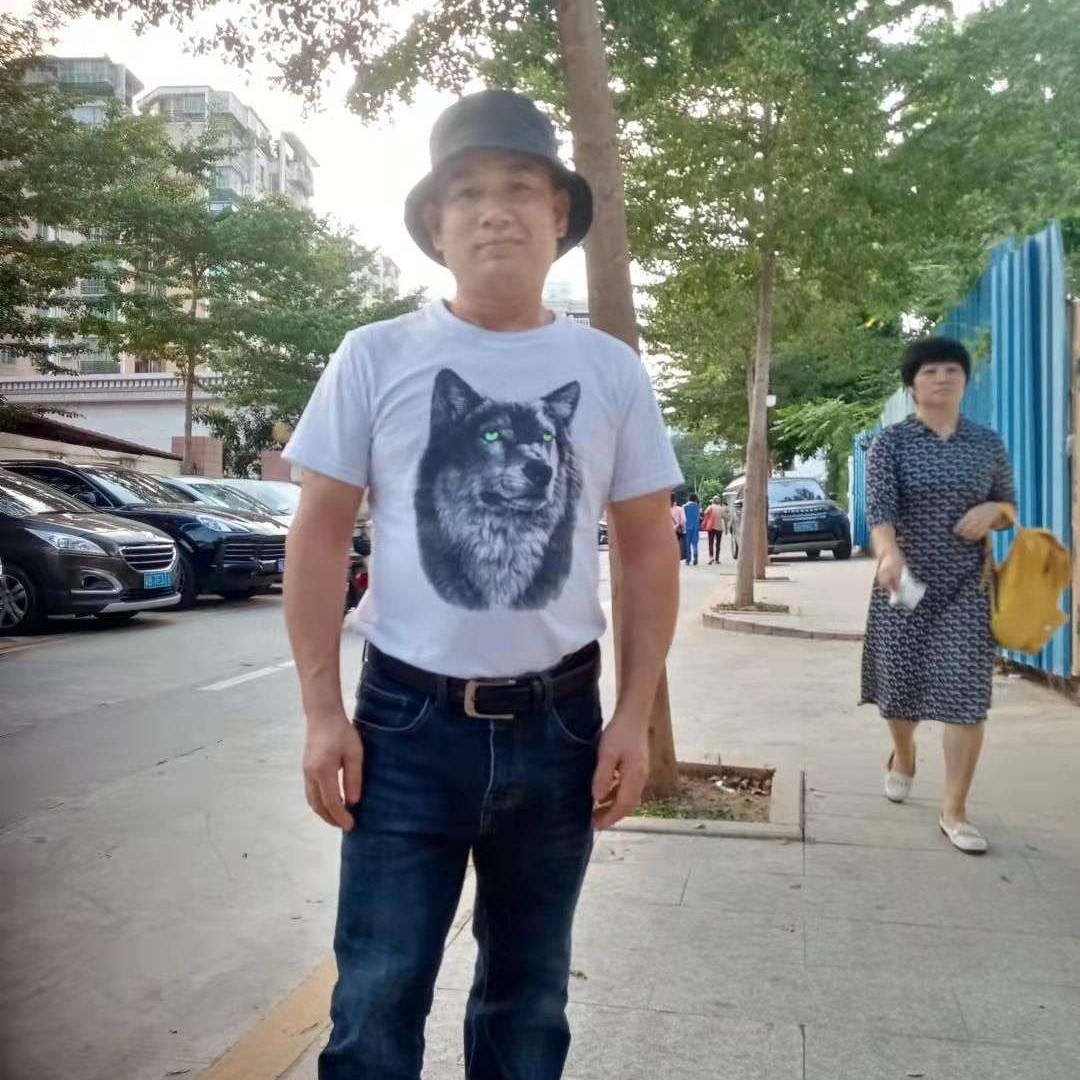 服饰闻怕黑的照片