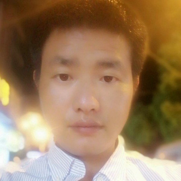 红花配绿叶…的照片