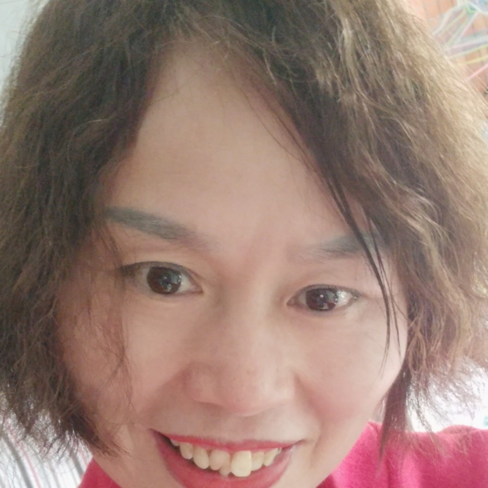 犀牛回眸务实的照片