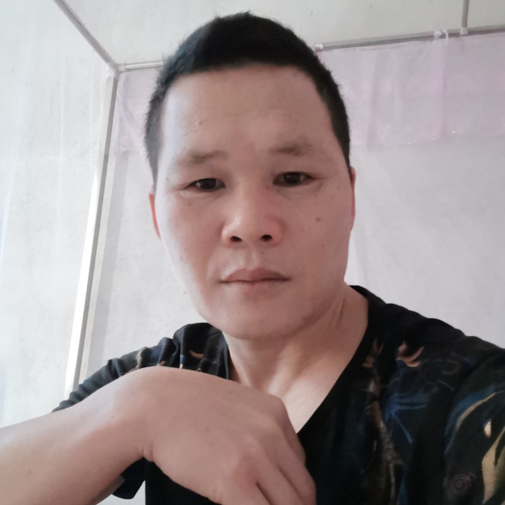 浮波刻苦的照片