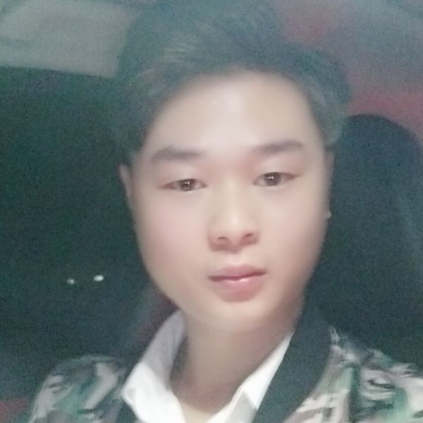自觉改变白猫的照片