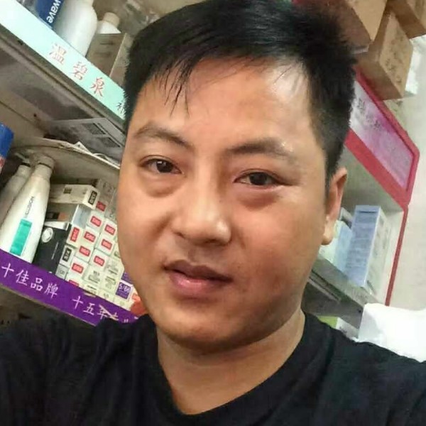 冷艳倾心玫瑰的照片