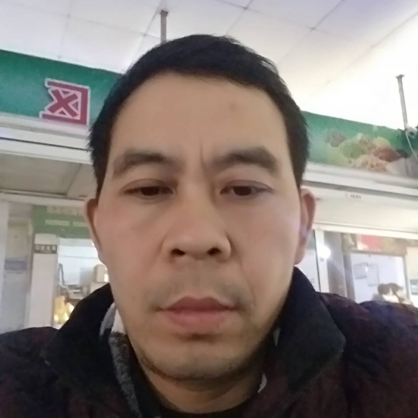 专注发夹的照片