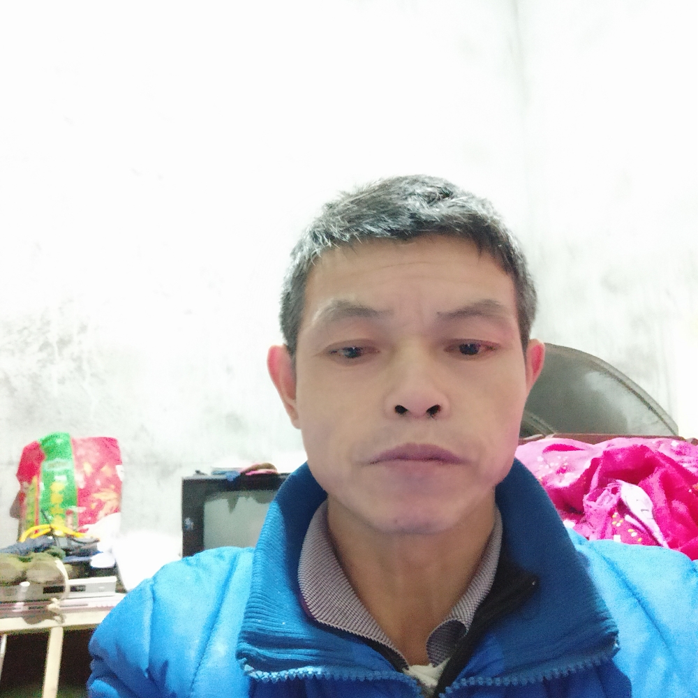 虚心心的照片