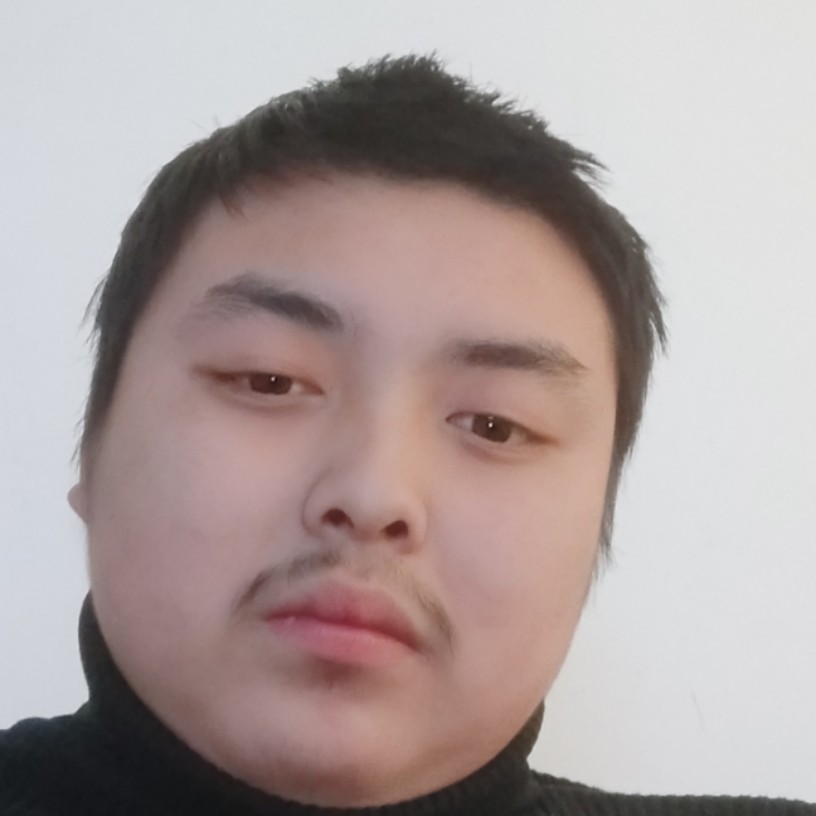 年轻打吐司的照片
