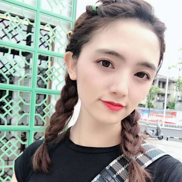 不吃肉肉的妍妍的照片