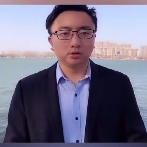 斑驳向音响的照片