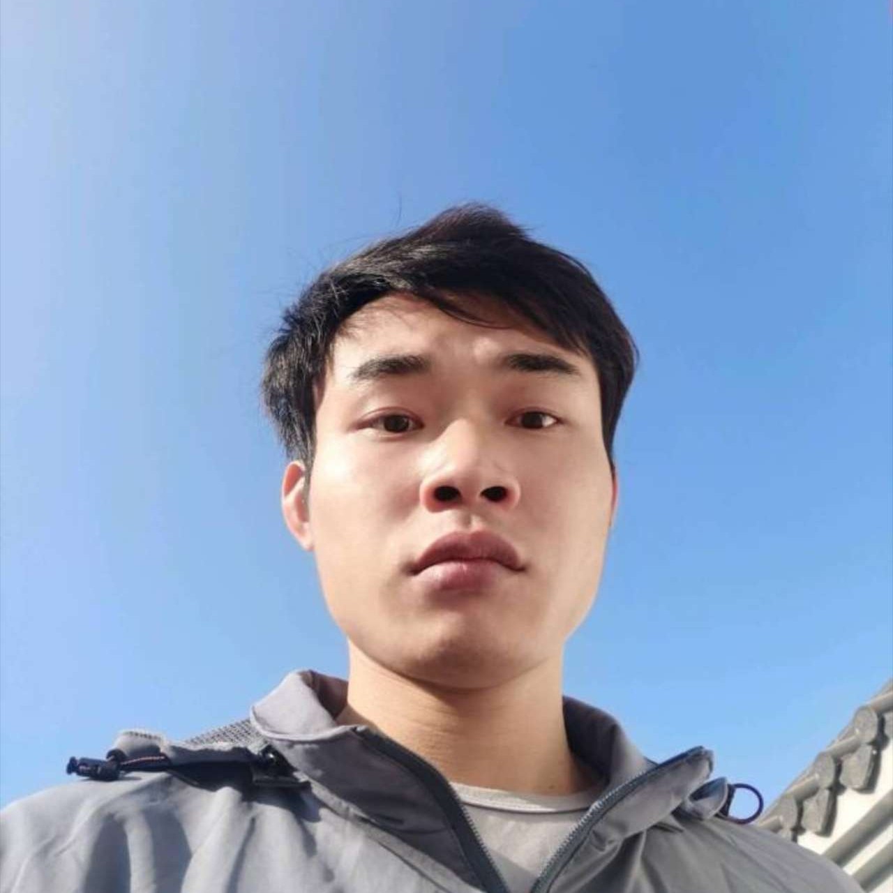 成熟男生标志的照片