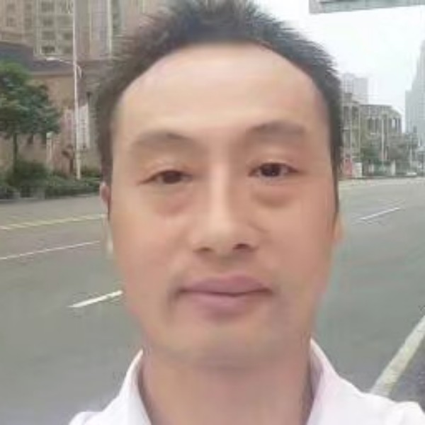 高大缥缈的照片
