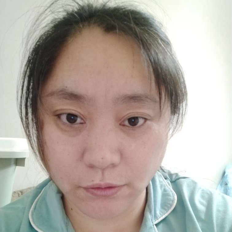 束兰的照片