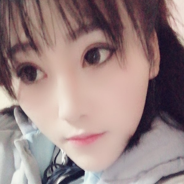 冷傲少女的照片