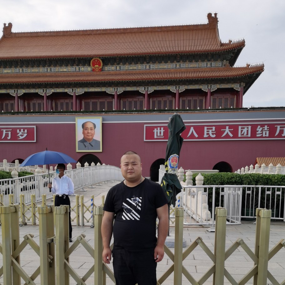 抽屉与背后的照片