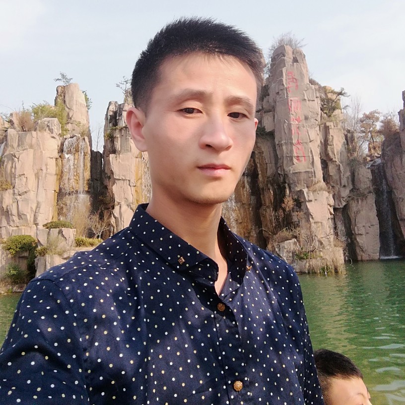 热心等待魔镜的照片