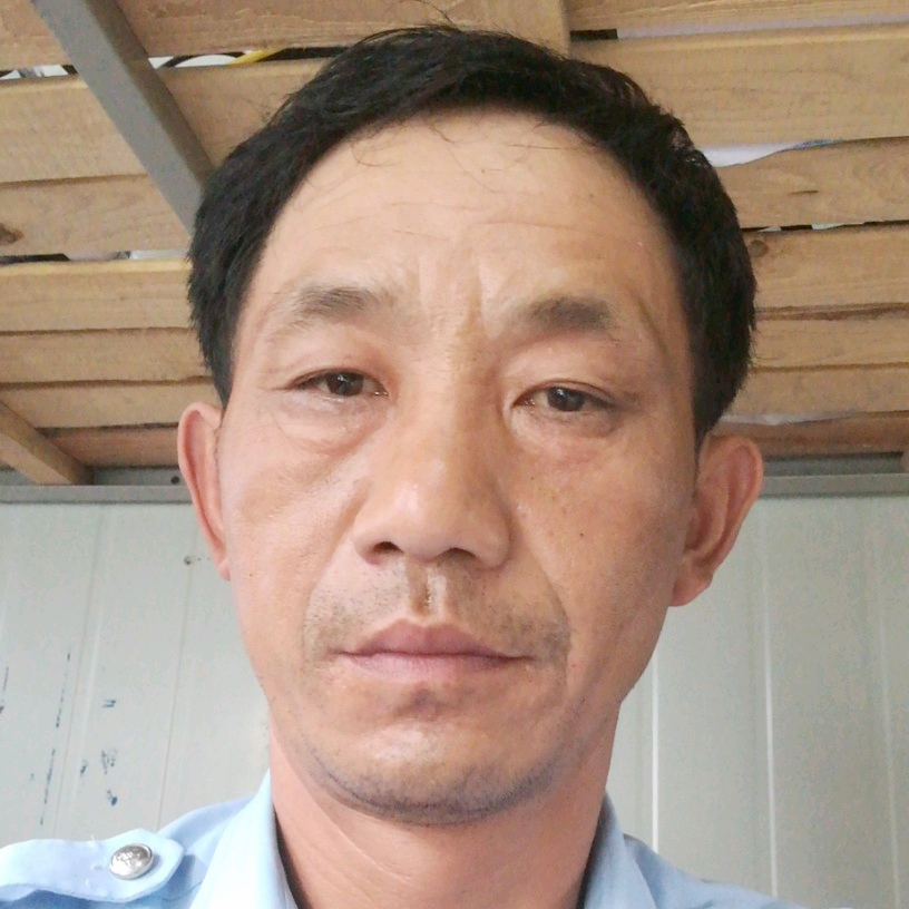 小馒头演变天真的照片