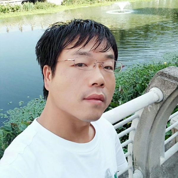 木下明灯的照片