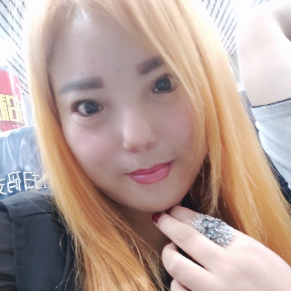 颖后的照片