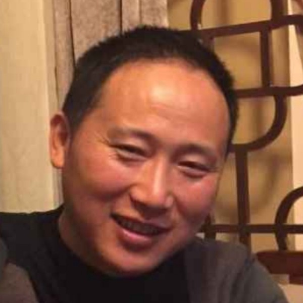 流影挽手温婉的照片