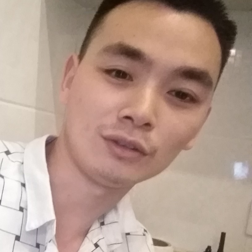 巨人泪了阔达的照片