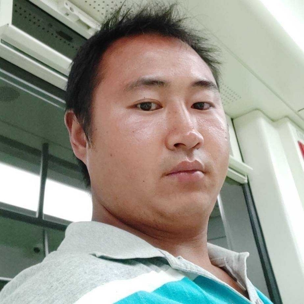 甜甜挽手灯泡的照片