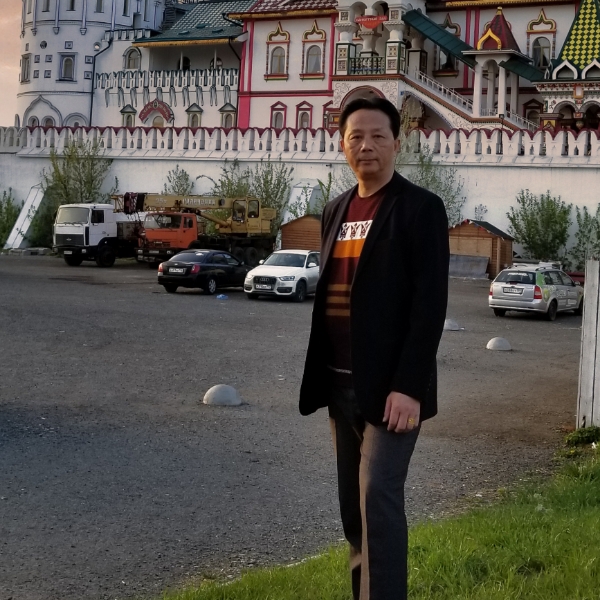 爱笑的同学的照片
