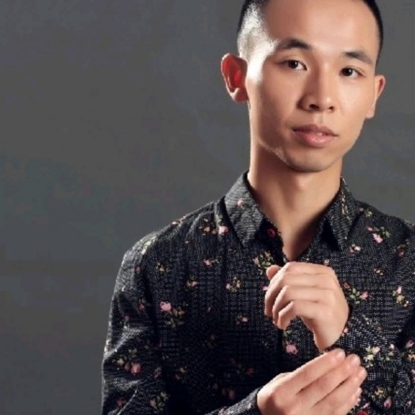 抢眼人物的照片