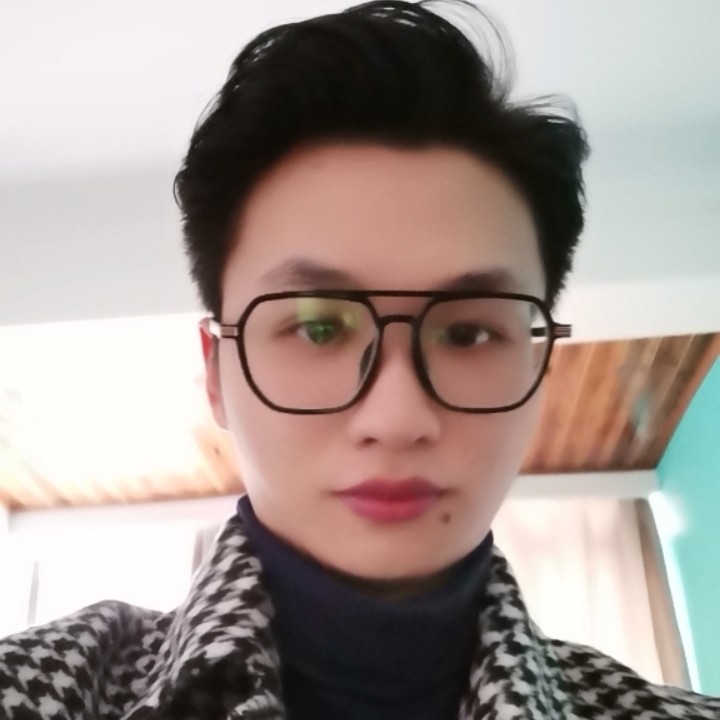 未婚男青年。的照片
