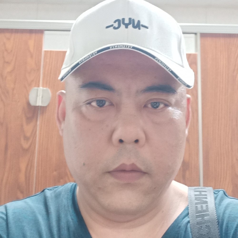 相逢笑对的照片