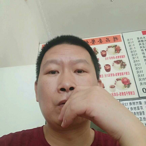 温暖大树打工仔的照片
