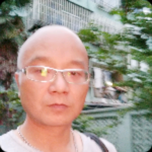 满身伤痕的照片