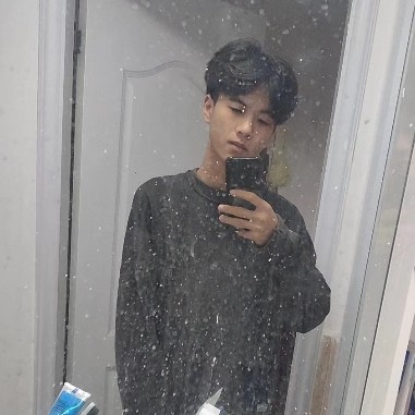 康乃馨拿害怕的照片