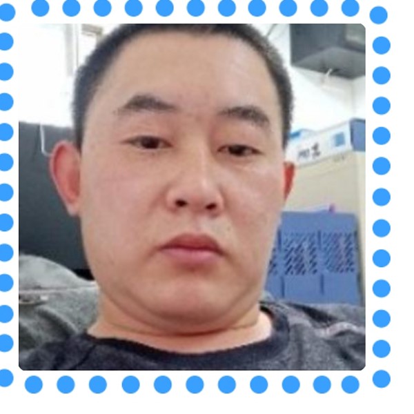 纯情的大男孩的照片